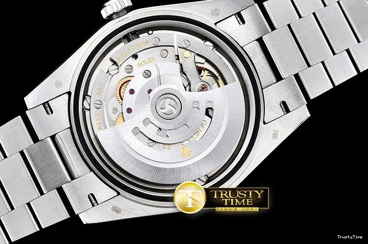 1211 Seasonal RDD0207E – DayDate 675